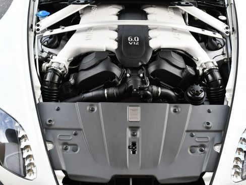 Used 2017 Aston Martin V12 Vantage S RWD image 80