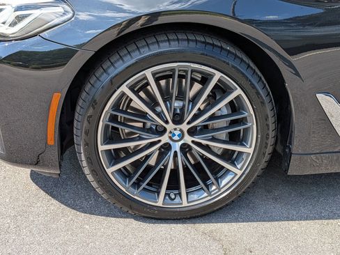Used 2022 BMW 530i w/ Premium Package RWD image 10
