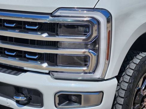 Used 2024 Ford F250 Platinum AWD/4WD image 9
