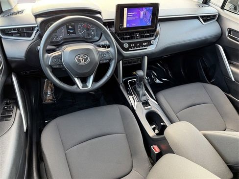 Used 2023 Toyota Corolla Cross LE image 33