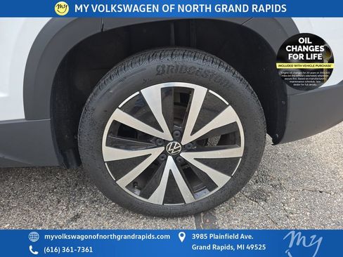 Used 2023 Volkswagen Taos SE FWD image 31