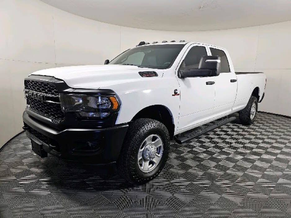 Used 2024 RAM 2500 Tradesman w/ Snow Chief Group AWD/4WD image 5