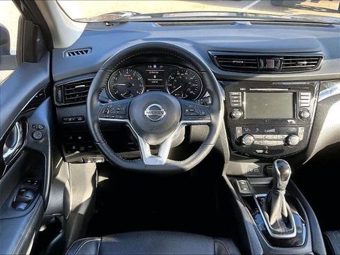 Certified 2022 Nissan Rogue Sport SL image 17