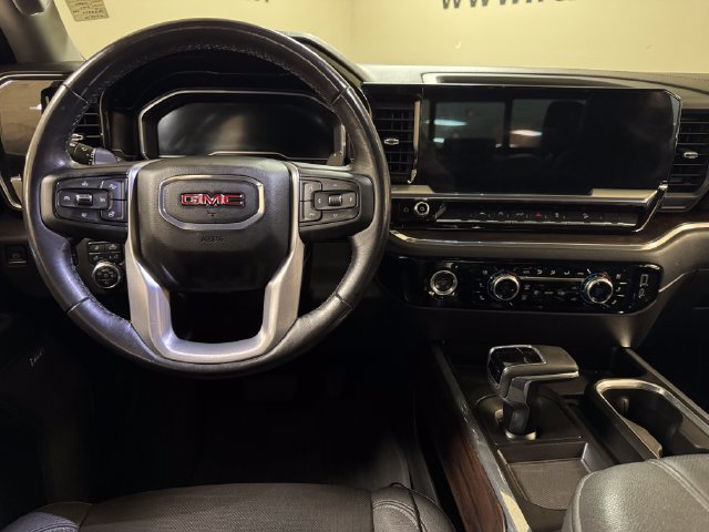 Used 2023 GMC Sierra 1500 SLT AWD/4WD image 9