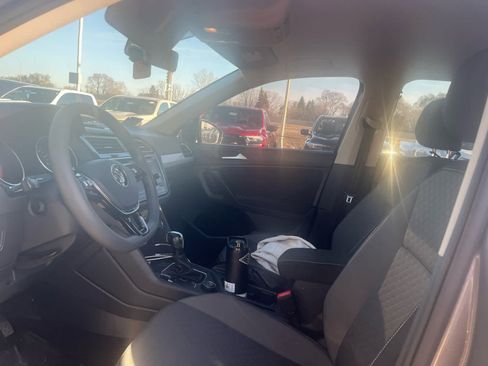Used 2021 Volkswagen Tiguan S image 9
