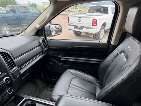 Used 2018 Ford Expedition Max Platinum AWD/4WD image 17