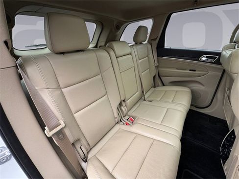Used 2017 Jeep Grand Cherokee Limited w/ Luxury Group II image 18