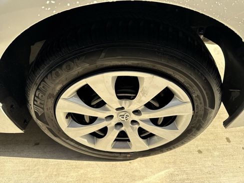 Used 2024 Toyota Corolla LE image 19