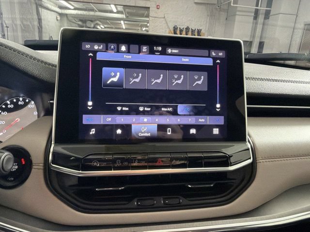 Certified 2024 Jeep Compass Limited AWD/4WD image 23