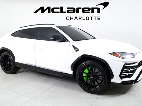 Used 2019 Lamborghini Urus AWD/4WD image 2
