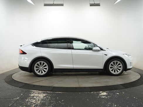 Used 2020 Tesla Model X Long Range AWD/4WD image 15