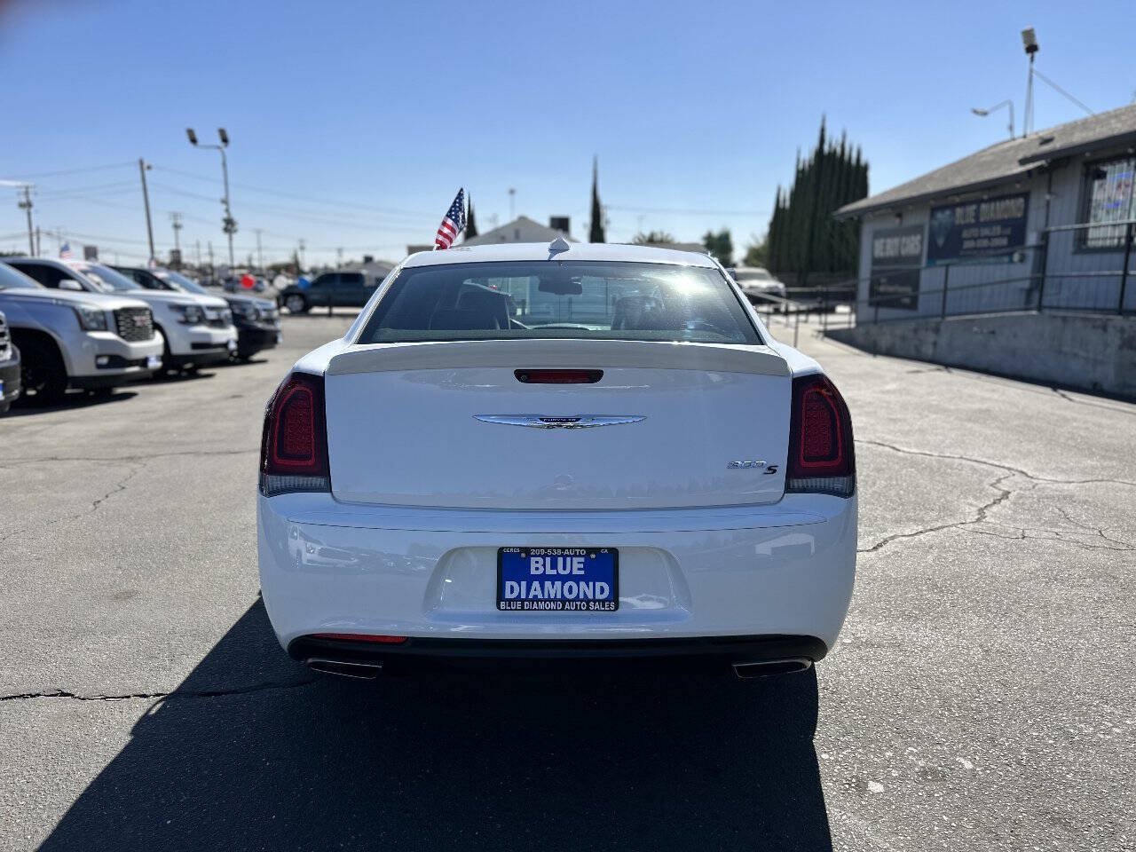 Used 2020 Chrysler 300 S w/ S Model Appearance Package RWD image 6