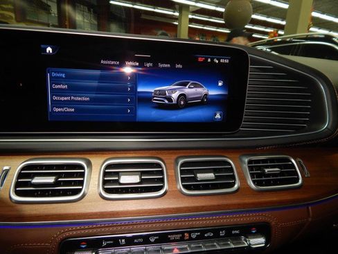 Used 2024 Mercedes-Benz GLE 53 AMG 4MATIC Coupe w/ AMG Night Package image 19