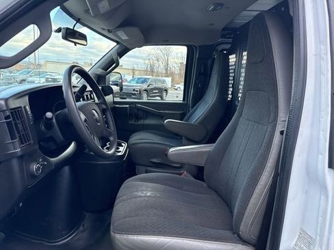 Used 2019 GMC Savana 2500 w/ Driver Convenience Package image 10