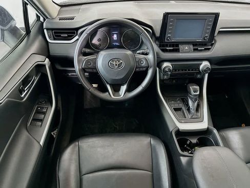 Used 2021 Toyota RAV4 XLE Premium image 10