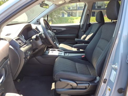 Used 2023 Honda Ridgeline Sport image 11