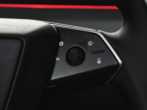 Used 2025 Tesla Cybertruck AWD Crew Cab image 42