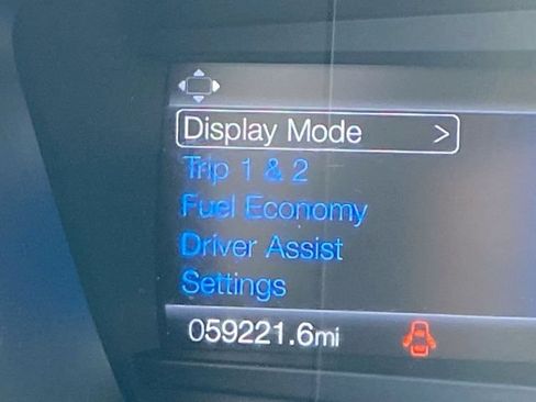 Used 2020 Ford Fusion SE FWD image 12