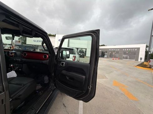 Used 2019 Jeep Wrangler Unlimited Rubicon AWD/4WD image 18