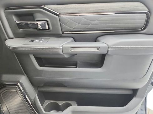 New 2025 RAM 2500 Limited image 33