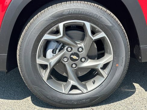 New 2026 Chevrolet Trax LT FWD image 32