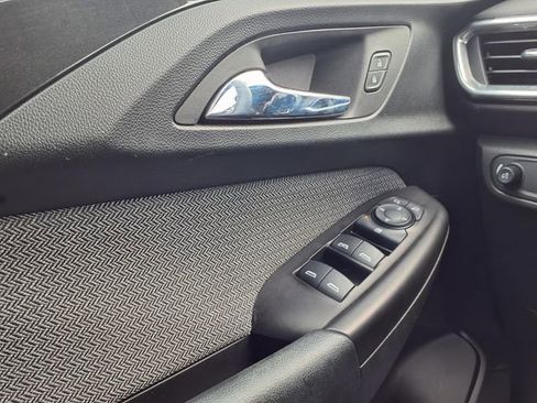 Used 2023 Chevrolet TrailBlazer LT image 19