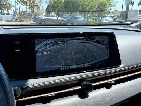 Used 2024 Nissan Ariya FWD image 28