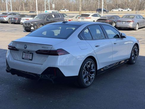 New 2026 BMW 550e xDrive image 2