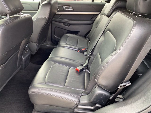 Used 2018 Ford Explorer XLT w/ Equipment Group 202A AWD/4WD image 32