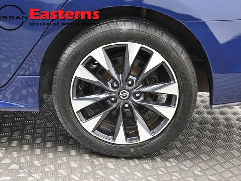 Used 2019 Nissan Sentra SR FWD image 33