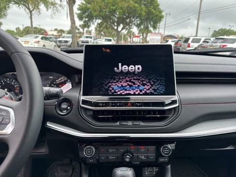 Used 2024 Jeep Compass Trailhawk image 27