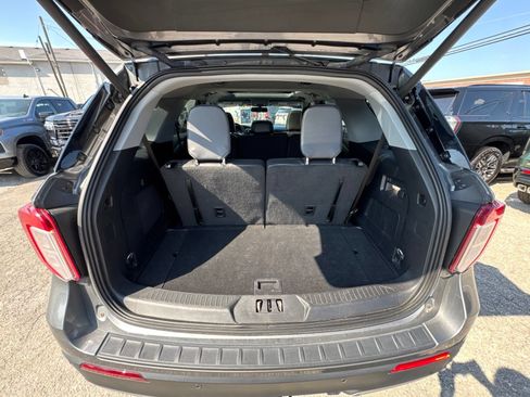 Used 2023 Ford Explorer XLT w/ Equipment Group 202A AWD/4WD image 29