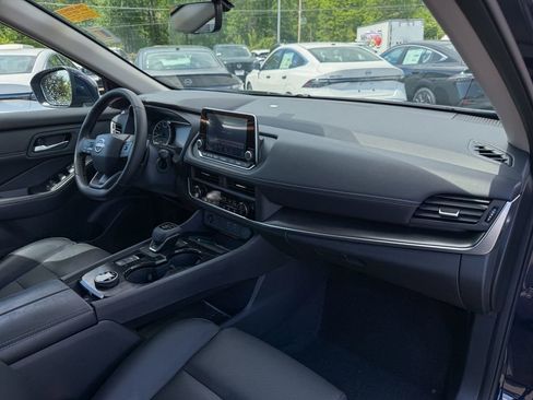 Certified 2025 Nissan Rogue SV w/ SV Premium Package image 10