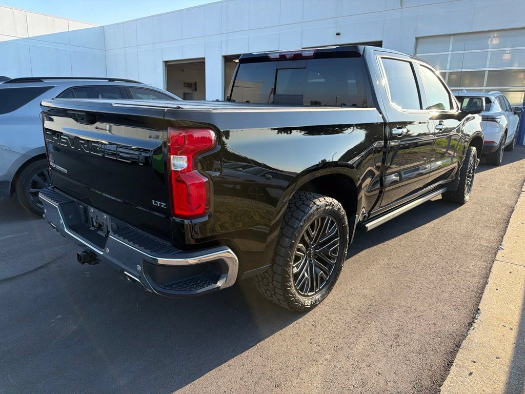 Used 2022 Chevrolet Silverado 1500 LTZ w/ LTZ Premium Package AWD/4WD image 4