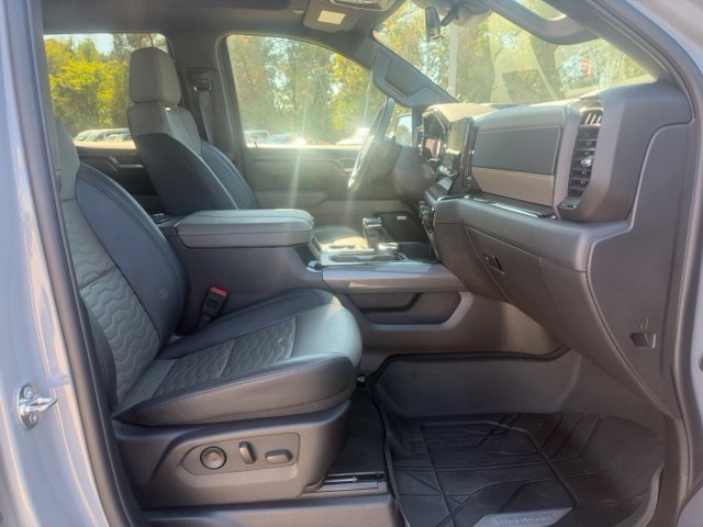 Used 2025 Chevrolet Silverado 1500 ZR2 w/ Technology Package AWD/4WD image 11