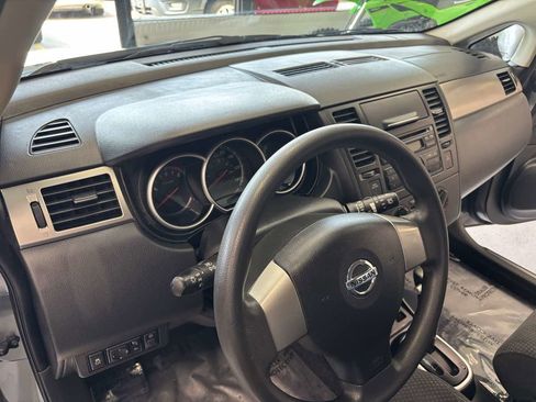 Used 2012 Nissan Versa 1.8 S image 10