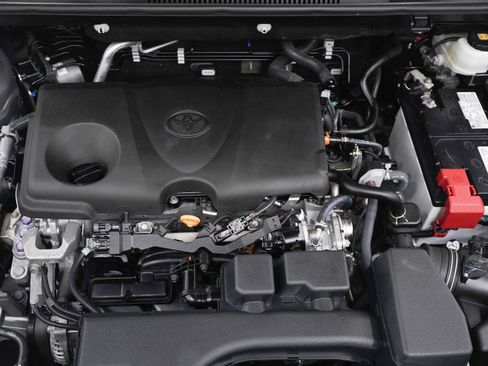 Used 2023 Toyota RAV4 LE image 29