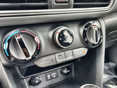 Used 2019 Hyundai Kona SE w/ Cargo Package image 15