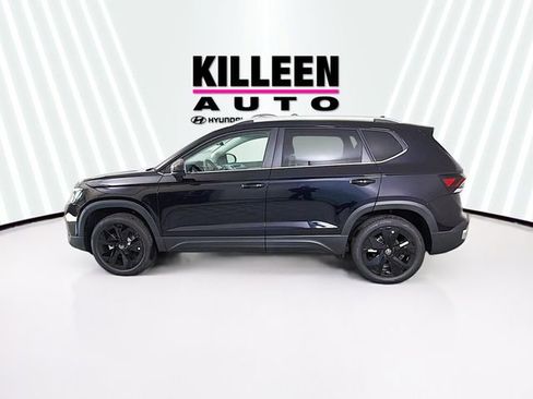 New 2026 Volkswagen Taos SE image 4