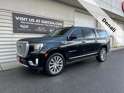 Used 2022 GMC Yukon XL Denali image 1