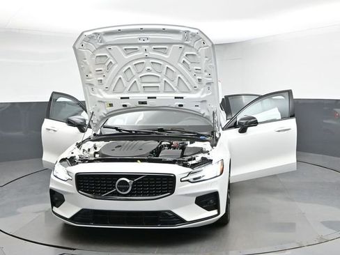 Used 2025 Volvo S60 B5 Plus FWD image 52