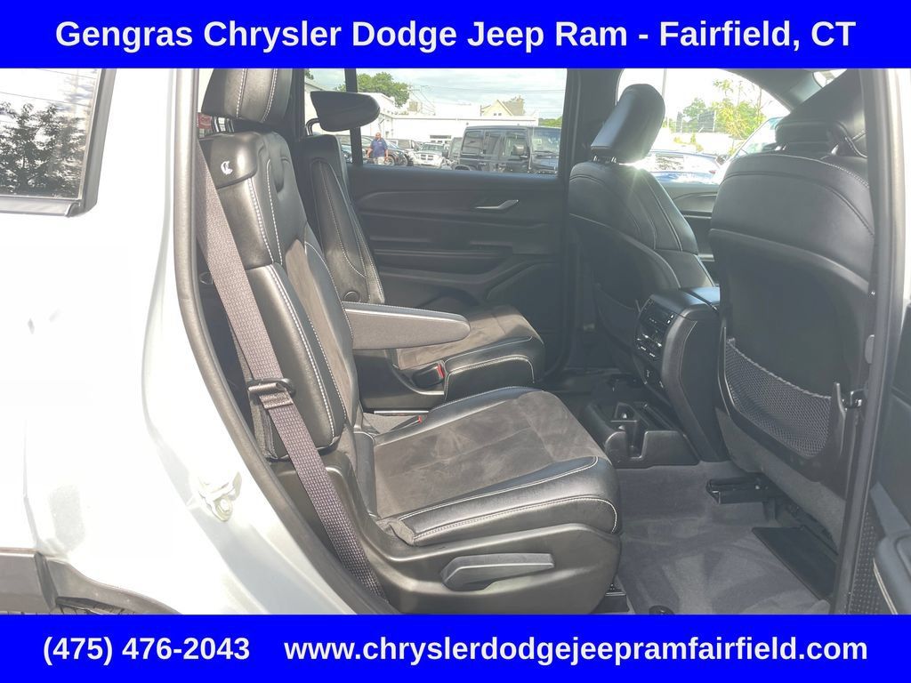 Used 2023 Jeep Grand Cherokee L Altitude AWD/4WD image 26