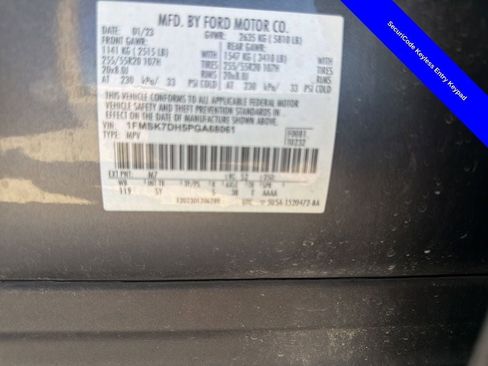 Used 2023 Ford Explorer XLT w/ Equipment Group 202A RWD image 11