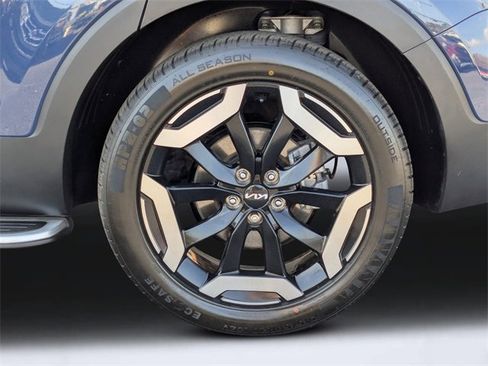 Used 2024 Kia Telluride S w/ S Sunroof Package image 8