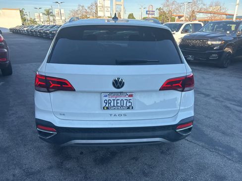 Used 2024 Volkswagen Taos SE image 6