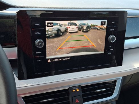 Used 2025 Volkswagen Taos SE image 25