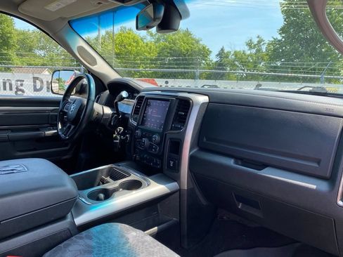 Used 2018 RAM 2500 Big Horn w/ Sport Appearance Group AWD/4WD image 19