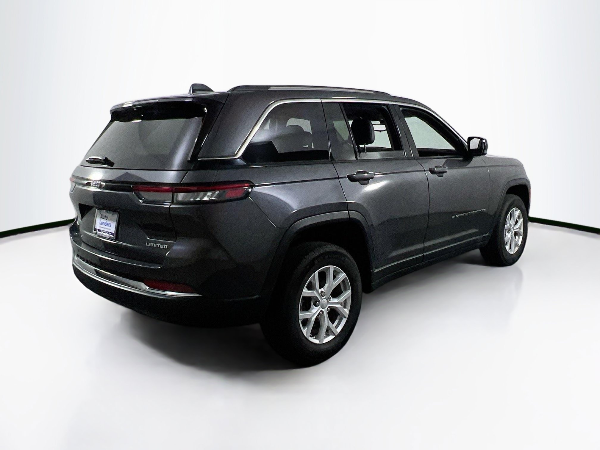 Used 2023 Jeep Grand Cherokee Limited AWD/4WD image 5