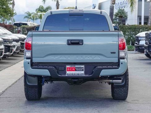 Used 2022 Toyota Tacoma TRD Sport image 5