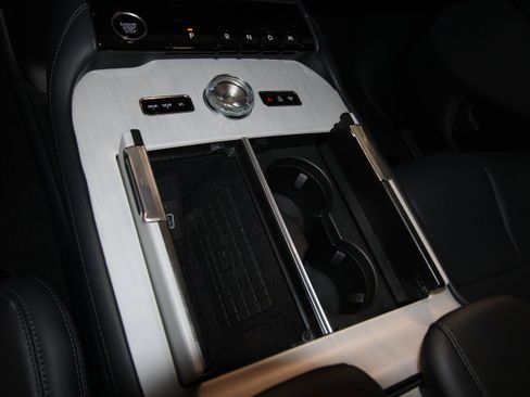New 2025 Lincoln Navigator L Reserve AWD/4WD image 17